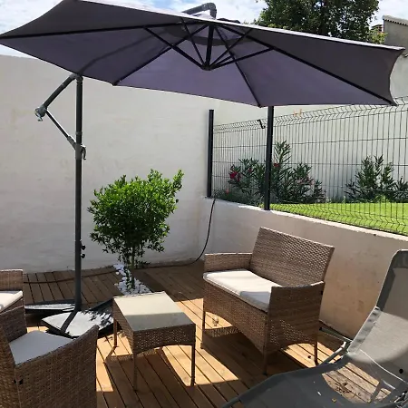 Climatise Avec Piscine Sur Les Hauteurs De Bollene