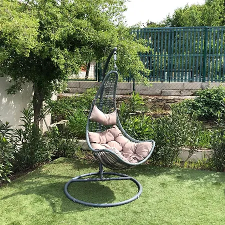 Climatise Avec Piscine Sur Les Hauteurs De