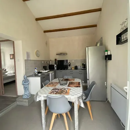 Climatise Avec Piscine Sur Les Hauteurs De Holiday home *