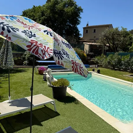 Climatise Avec Piscine Sur Les Hauteurs De *