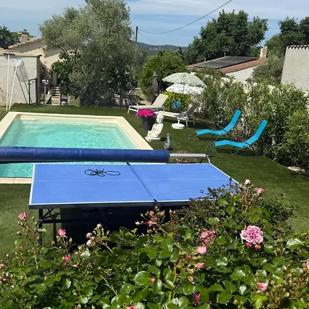 Climatise Avec Piscine Sur Les Hauteurs De *